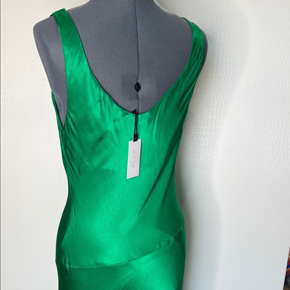 NWT ASTR The Label Christella Kelly Green Elegant Satin Gown - Picture 8 of 11